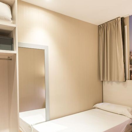 Hostal Bcn Ramblas Barcelona Exterior foto