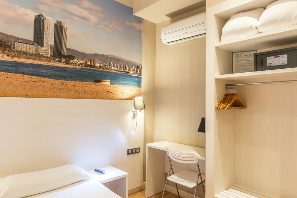 Hostal Bcn Ramblas Barcelona Exterior foto